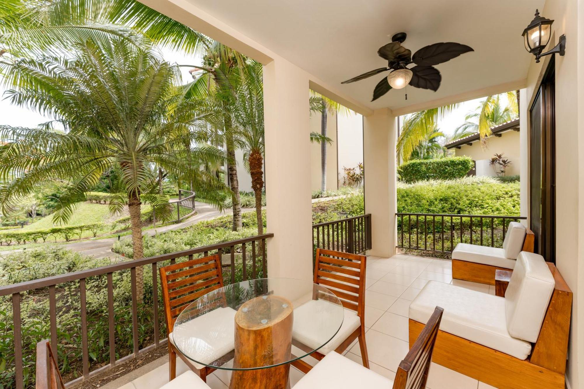 Coco Breeze Private Residence Экстерьер фото